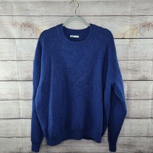 Zara Men's Deep Blue V-Neck Sweater